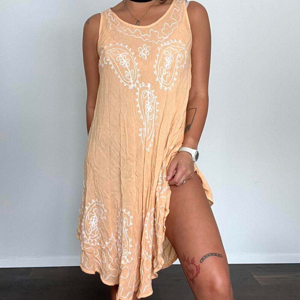 Bohemian 90s embroderied dress 90s